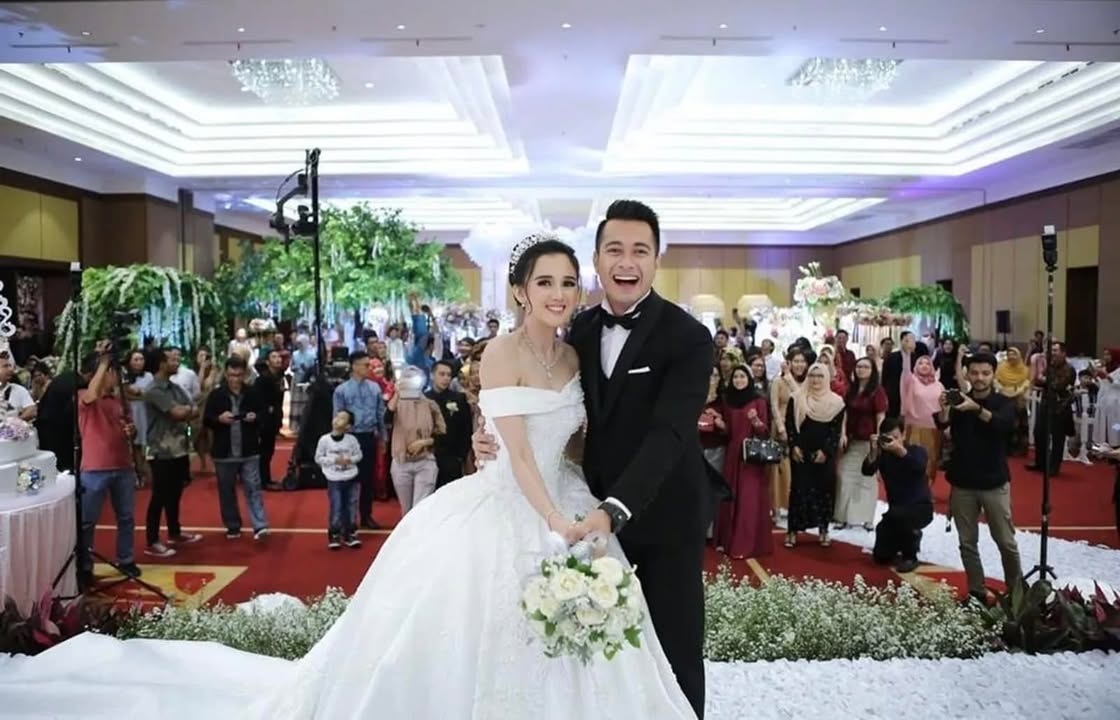 Pernikahan Eza Gionino dan Meiza Aulia (Facebook).